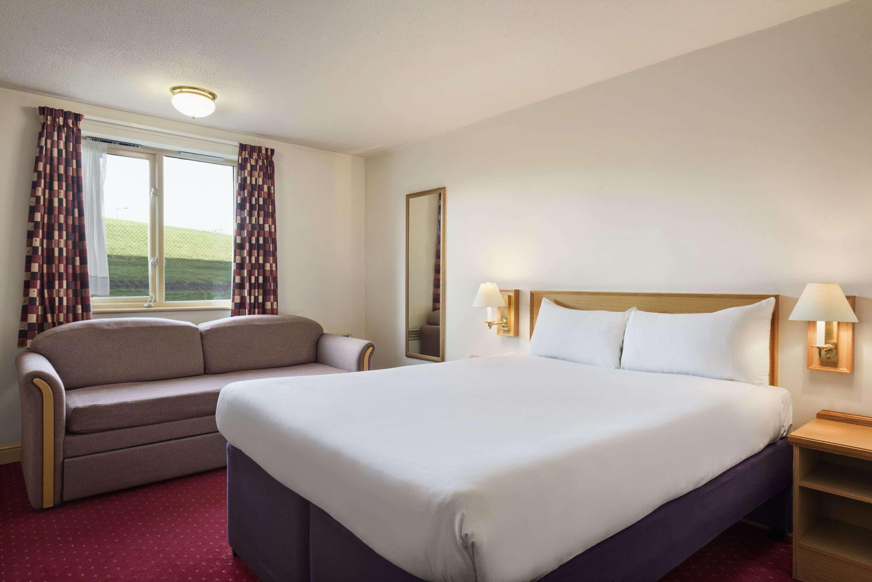 Days Inn Tewkesbury Strensham Eksteriør bilde