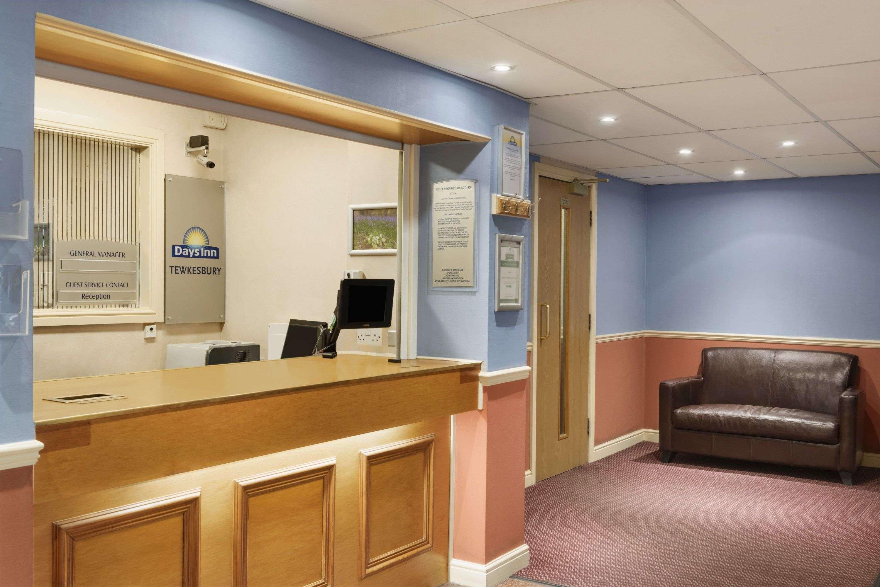 Days Inn Tewkesbury Strensham Eksteriør bilde