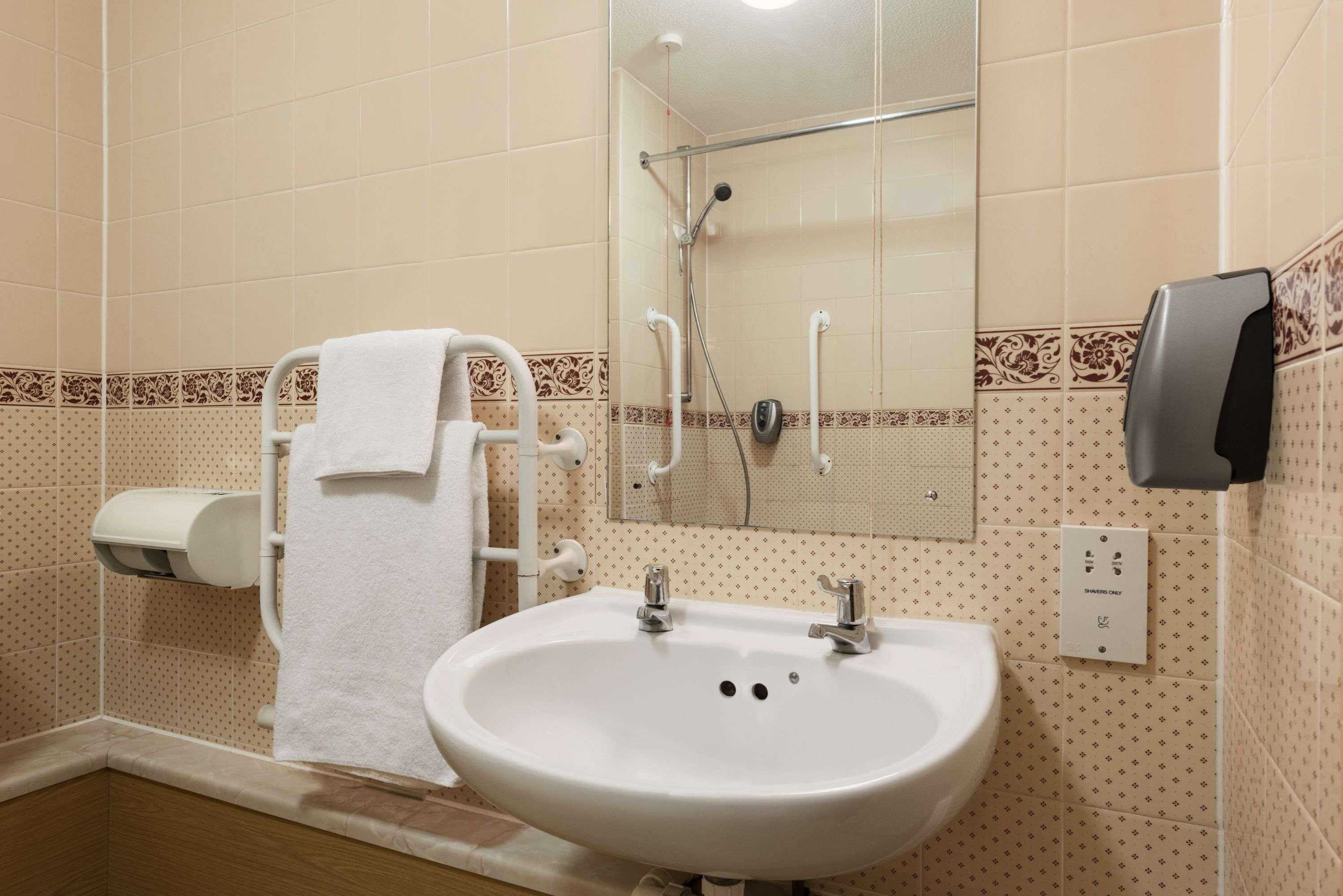 Days Inn Tewkesbury Strensham Eksteriør bilde